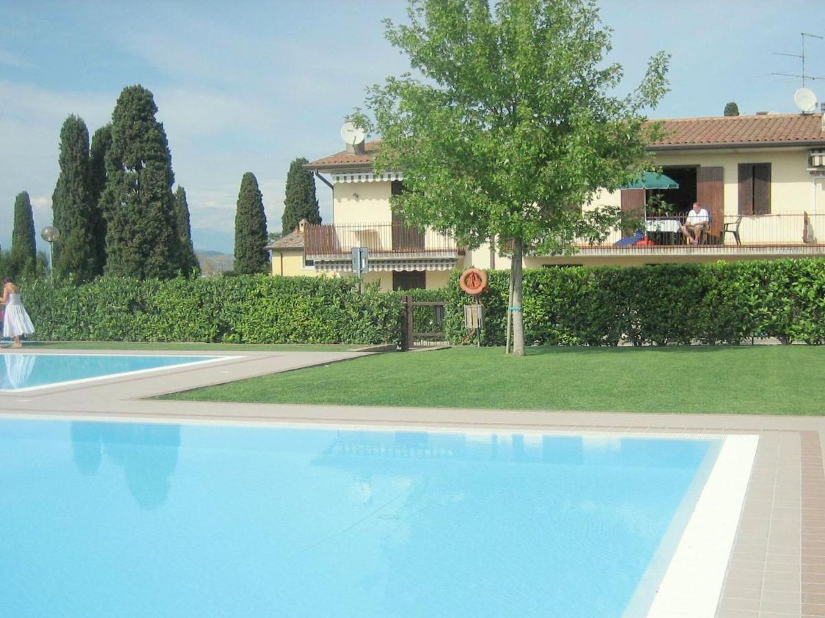Enticing Holiday Home In Lazise With Swimming Pool Exterior foto