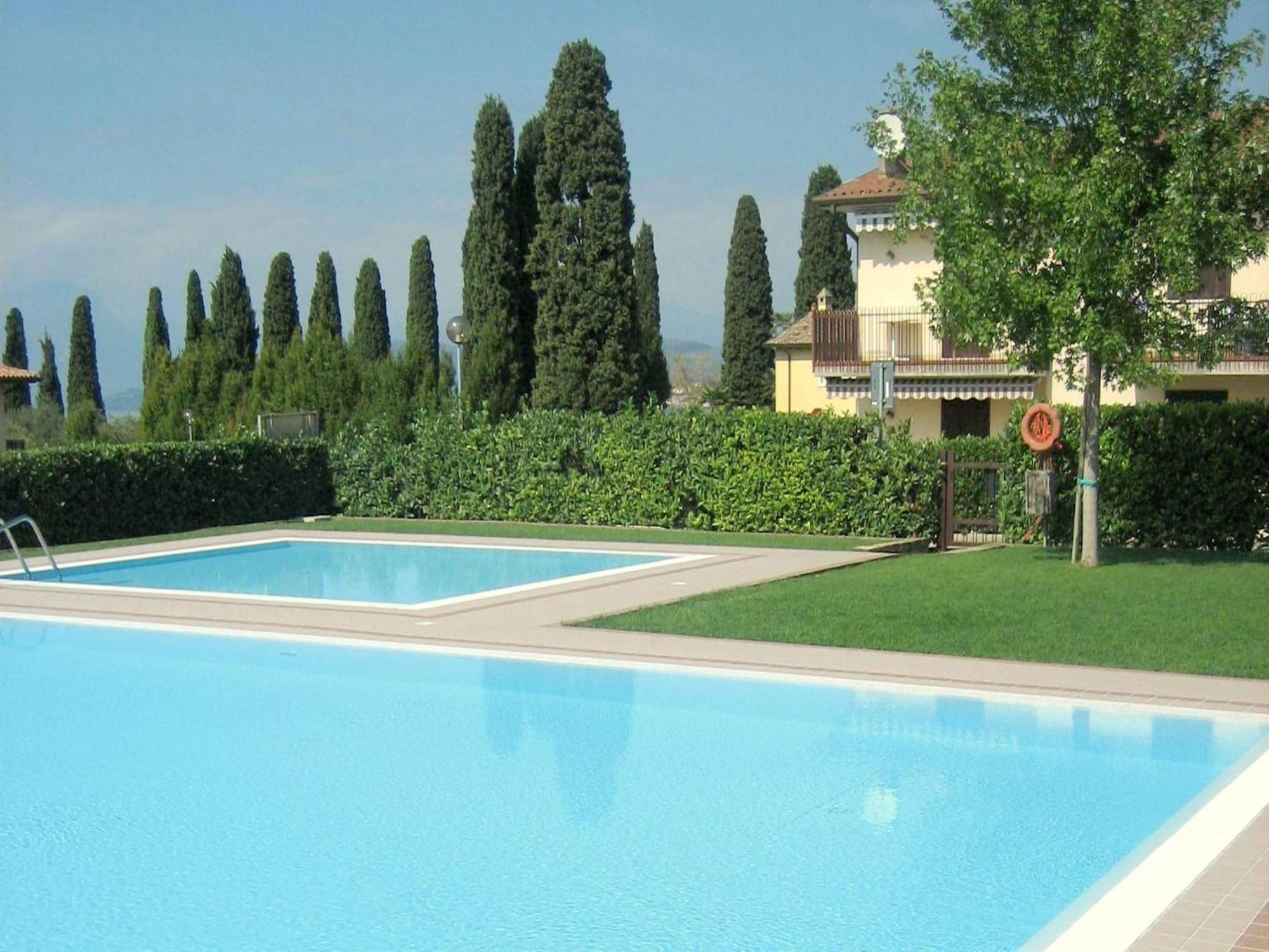 Enticing Holiday Home In Lazise With Swimming Pool Exterior foto