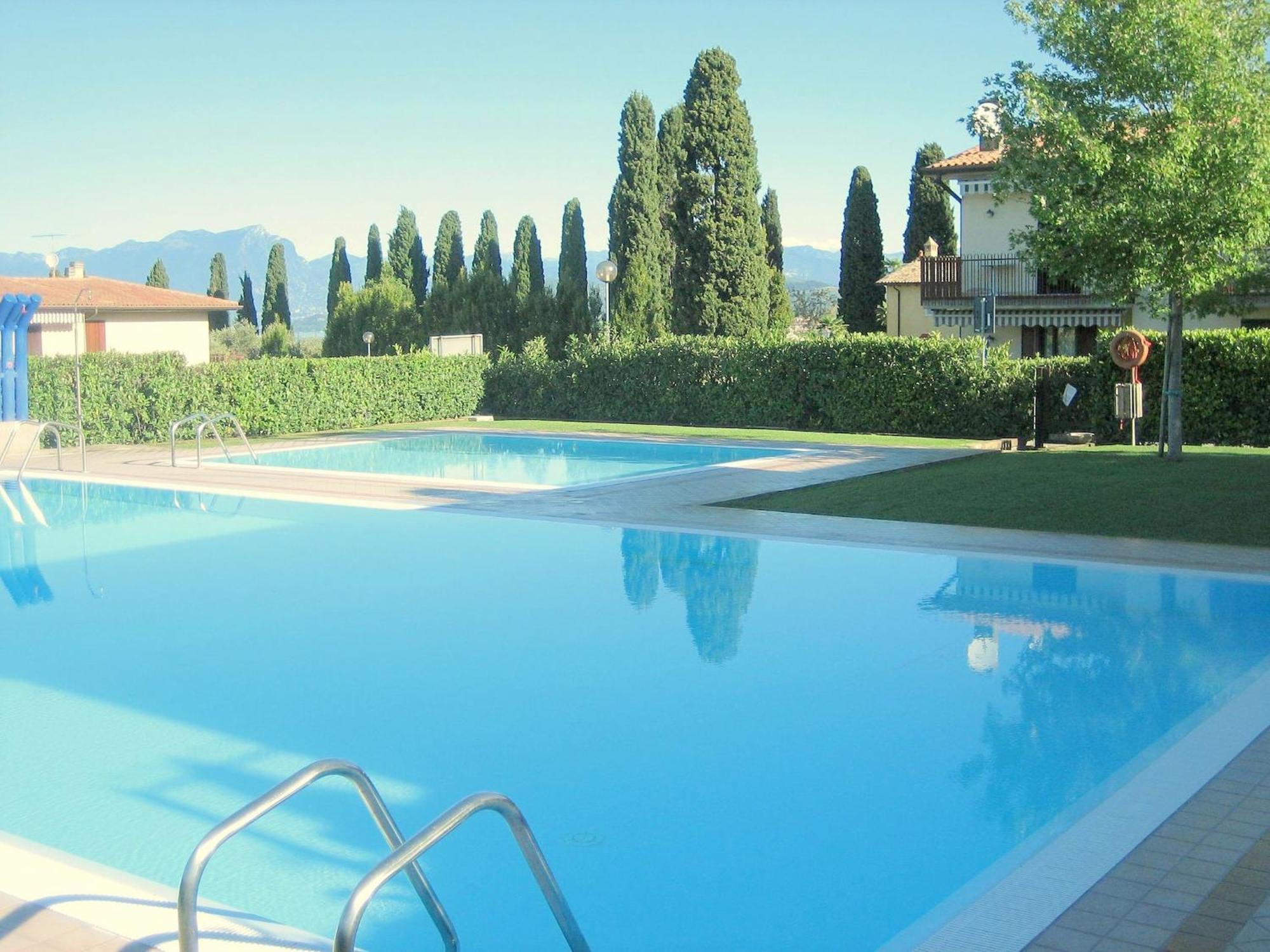 Enticing Holiday Home In Lazise With Swimming Pool Exterior foto