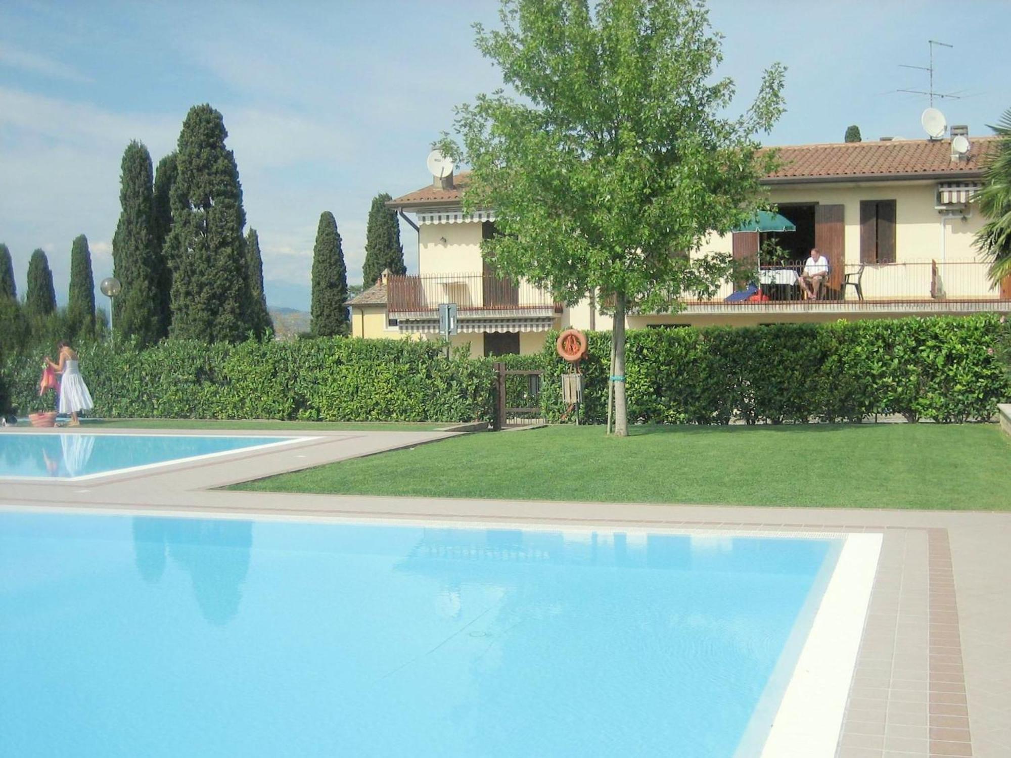 Enticing Holiday Home In Lazise With Swimming Pool Exterior foto